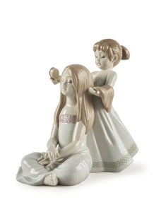 Lladro 2023 NEW Combing Your Hair