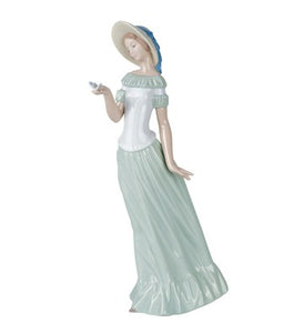 Lladro NAO The Butterfly Dance