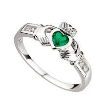 Solvar Claddagh Emerald Ring